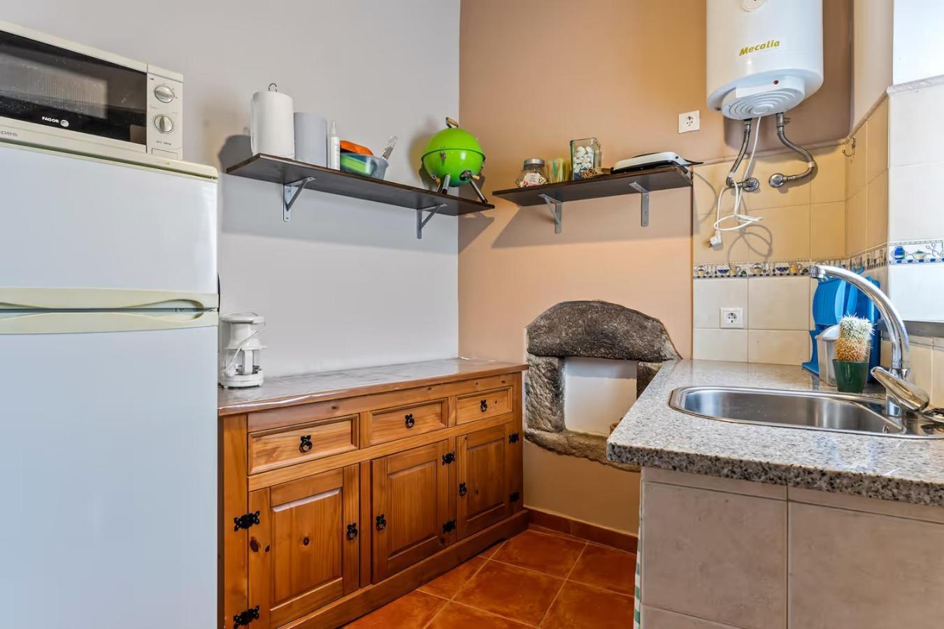 Apartamentos Turisticos As Cetareas Rinlo Exteriör bild